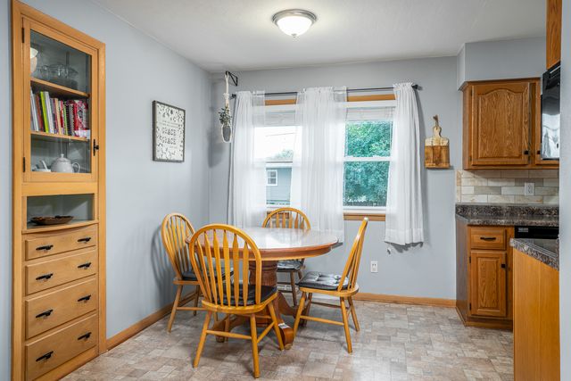 1923 Glenn Street, Bettendorf, IA 52722