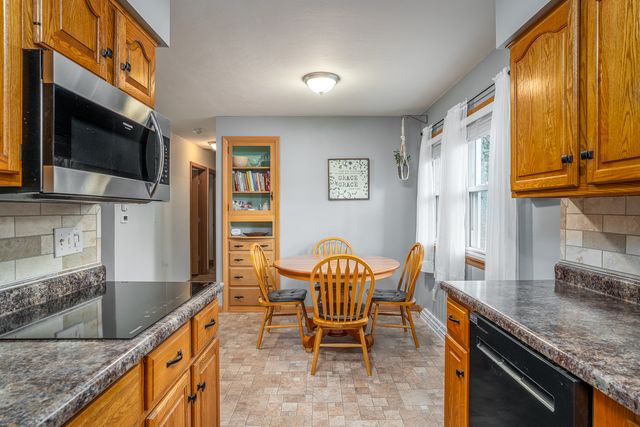 1923 Glenn Street, Bettendorf, IA 52722