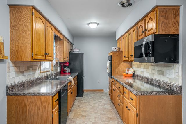 1923 Glenn Street, Bettendorf, IA 52722