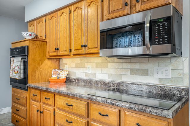 1923 Glenn Street, Bettendorf, IA 52722