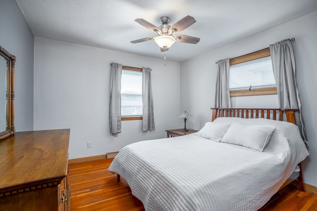 1923 Glenn Street, Bettendorf, IA 52722