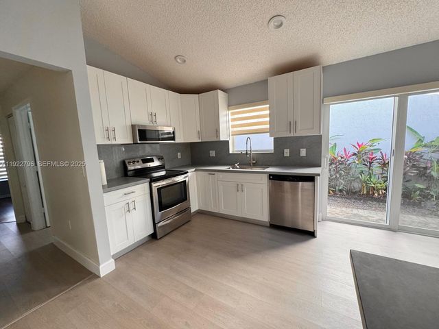 15430 SW 143rd Ter, Miami, FL 33196