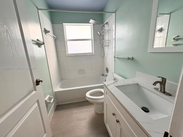 15430 SW 143rd Ter, Miami, FL 33196