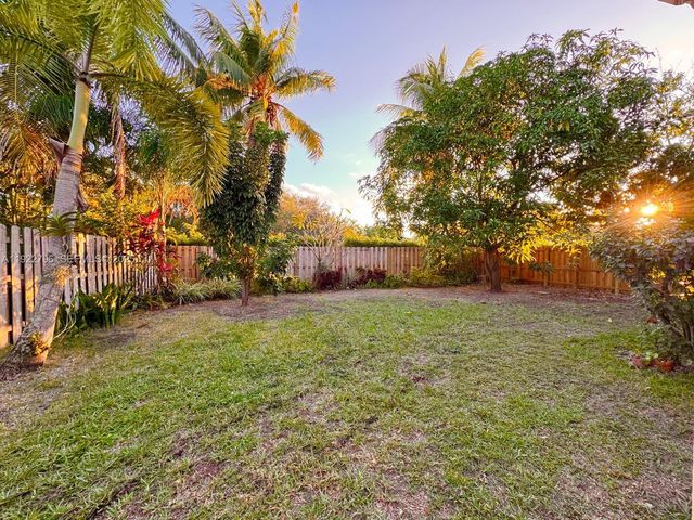 15430 SW 143rd Ter, Miami, FL 33196