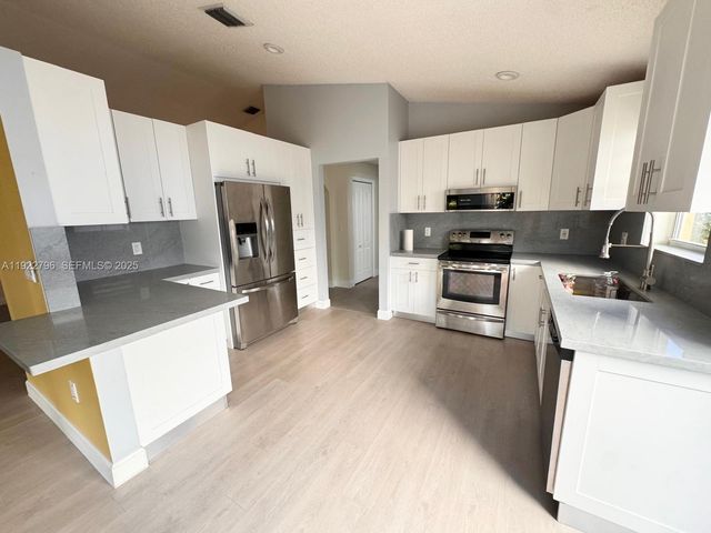 15430 SW 143rd Ter, Miami, FL 33196