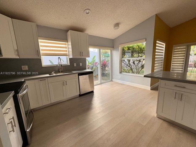 15430 SW 143rd Ter, Miami, FL 33196