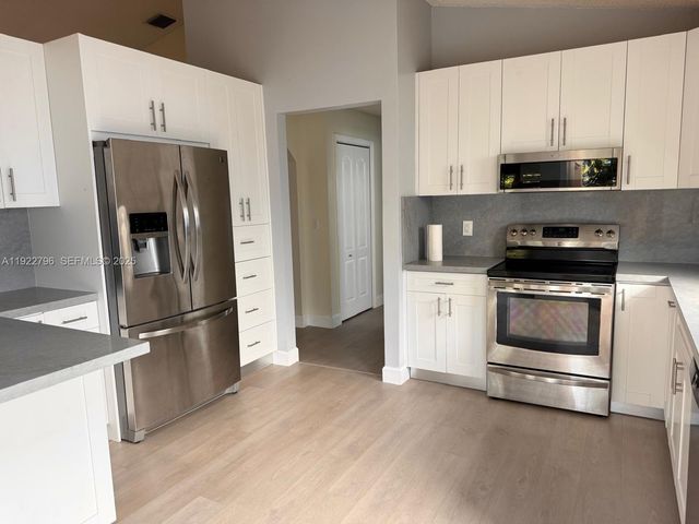 15430 SW 143rd Ter, Miami, FL 33196