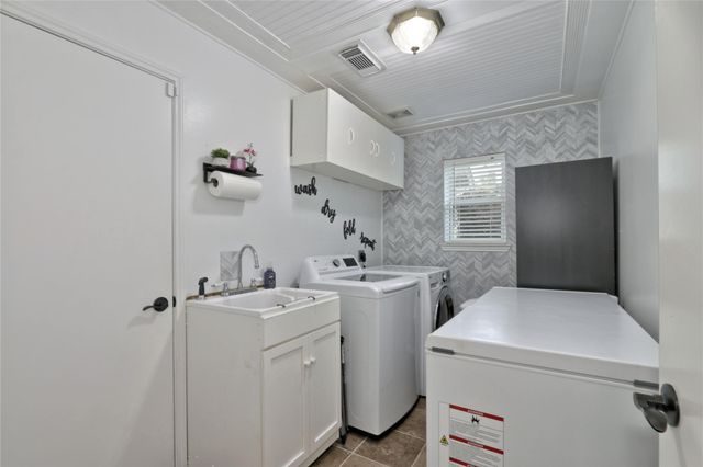 7110 Hayden Drive, Magnolia, TX 77354