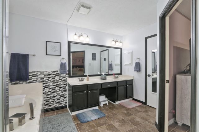 7110 Hayden Drive, Magnolia, TX 77354