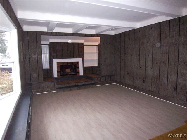 8 Lawrence Avenue, Pembroke, NY 14036