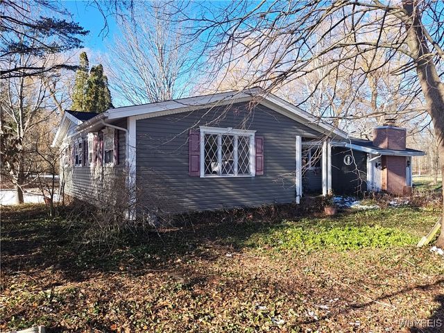 8 Lawrence Avenue, Pembroke, NY 14036