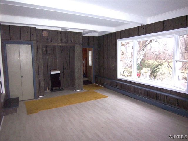 8 Lawrence Avenue, Pembroke, NY 14036