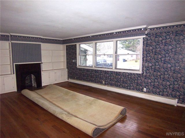 8 Lawrence Avenue, Pembroke, NY 14036