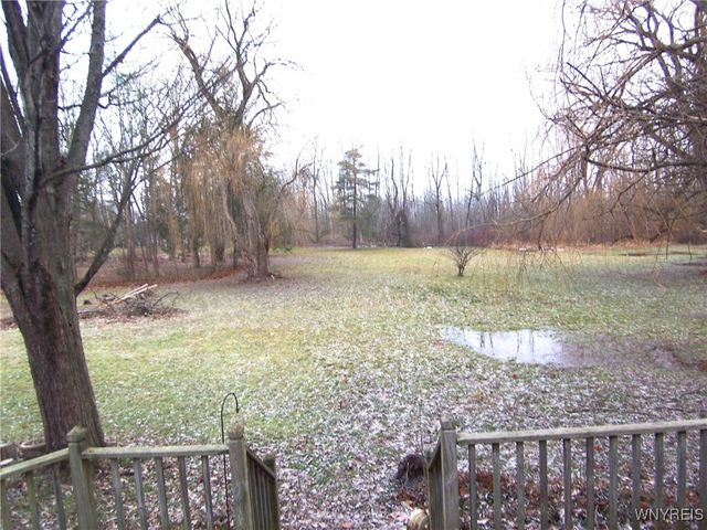 8 Lawrence Avenue, Pembroke, NY 14036