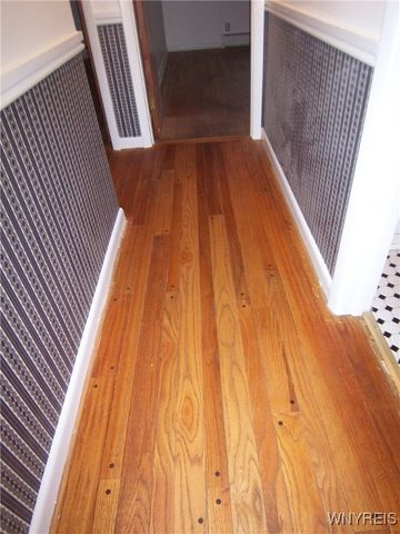 8 Lawrence Avenue, Pembroke, NY 14036