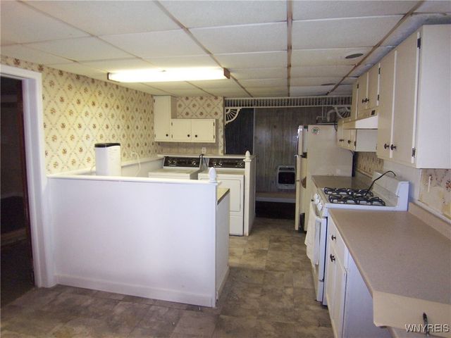 8 Lawrence Avenue, Pembroke, NY 14036