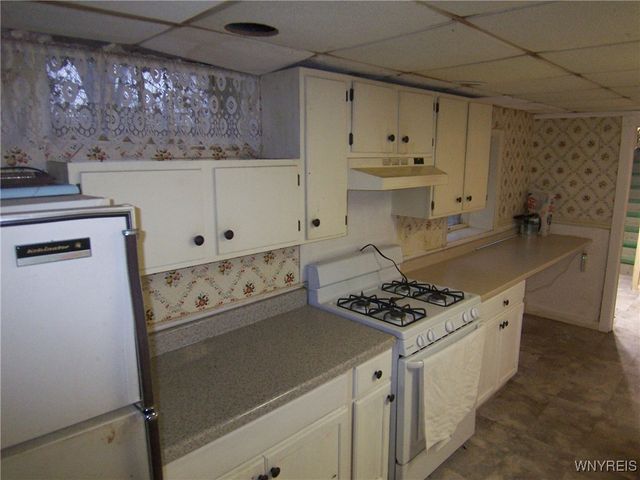 8 Lawrence Avenue, Pembroke, NY 14036