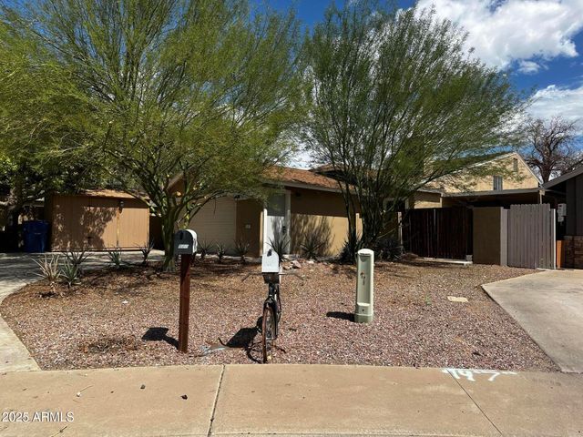 523 N OMAHA Circle, Mesa, AZ 85205