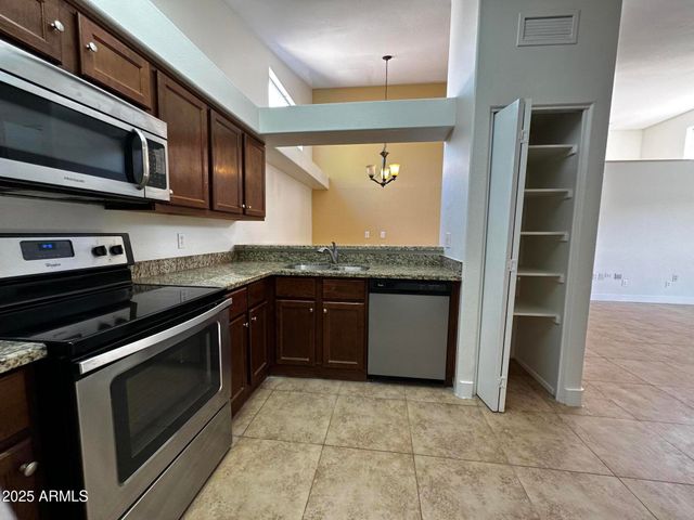 523 N OMAHA Circle, Mesa, AZ 85205