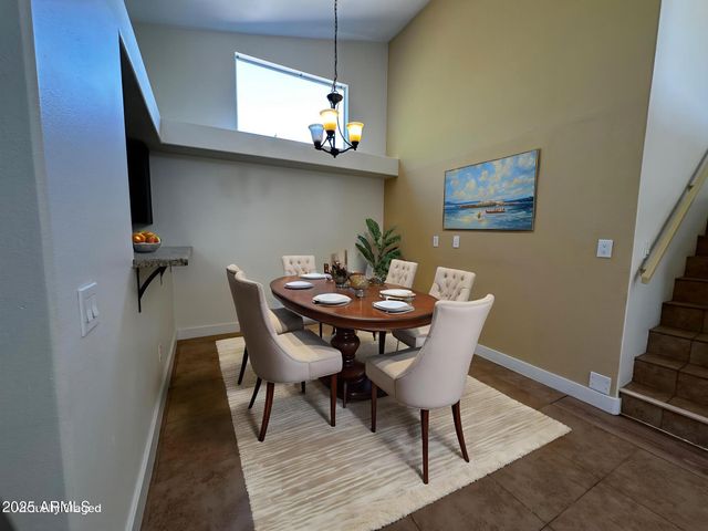 523 N OMAHA Circle, Mesa, AZ 85205