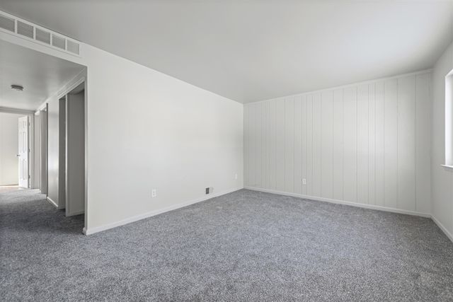 6512 Syracuse Street, Taylor, MI 48180