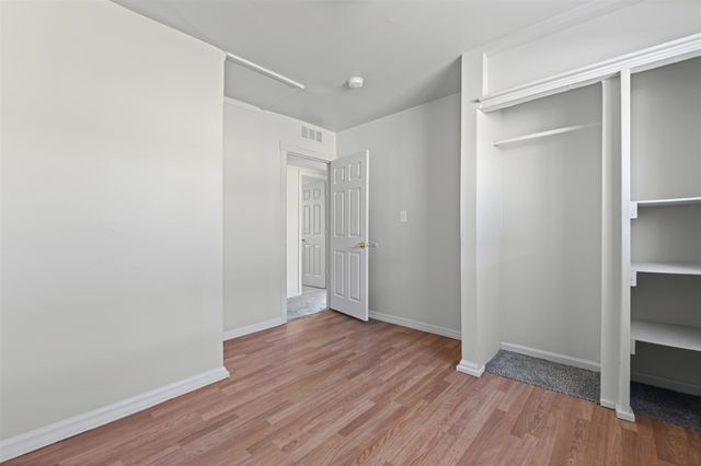 6512 Syracuse Street, Taylor, MI 48180