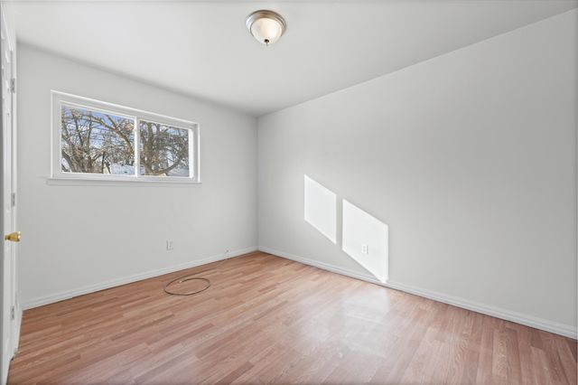 6512 Syracuse Street, Taylor, MI 48180