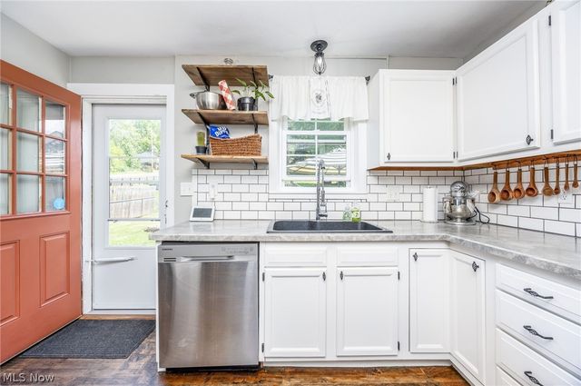 1324 Colegate Drive, Marietta, OH 45750