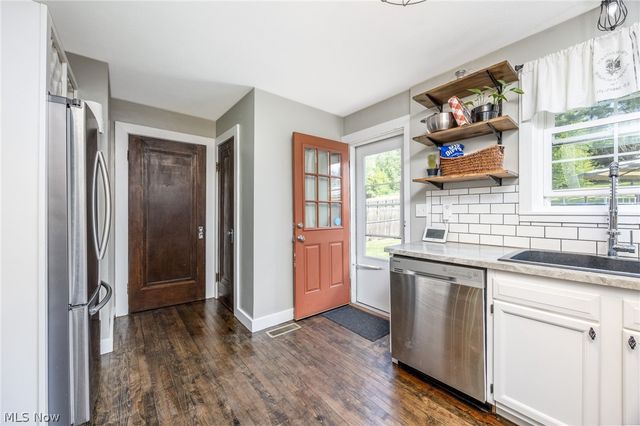 1324 Colegate Drive, Marietta, OH 45750