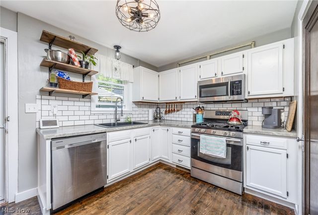 1324 Colegate Drive, Marietta, OH 45750