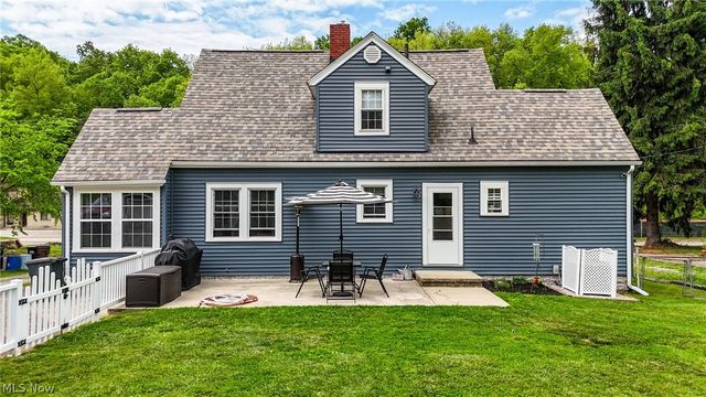 1324 Colegate Drive, Marietta, OH 45750