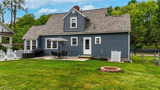 1324 Colegate Drive, Marietta, OH 45750
