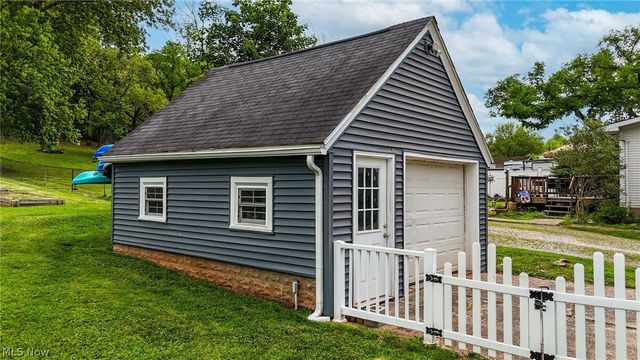 1324 Colegate Drive, Marietta, OH 45750