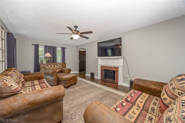 1324 Colegate Drive, Marietta, OH 45750