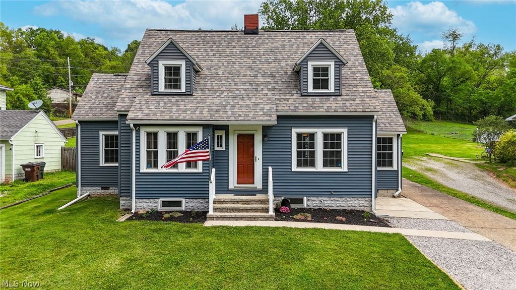 1324 Colegate Drive, Marietta, OH 45750