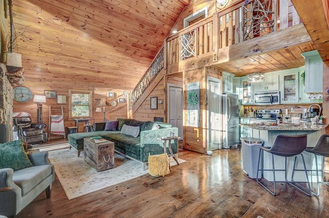28 Rowland Pointe, Morganton, GA 30560