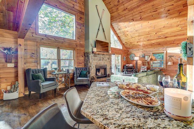 28 Rowland Pointe, Morganton, GA 30560