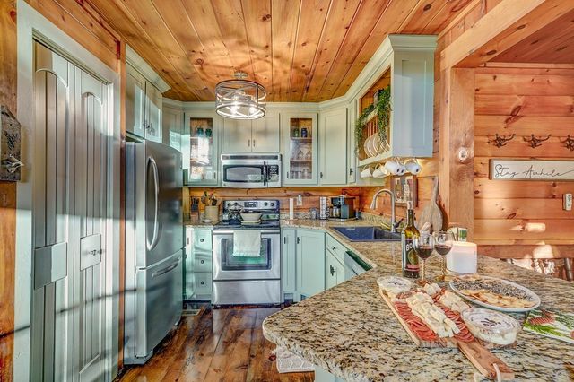 28 Rowland Pointe, Morganton, GA 30560