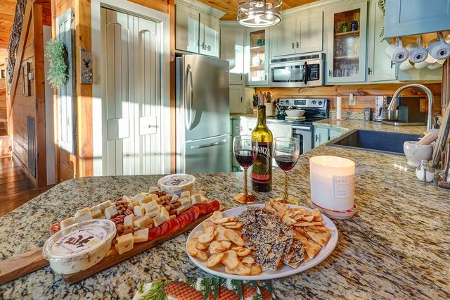 28 Rowland Pointe, Morganton, GA 30560