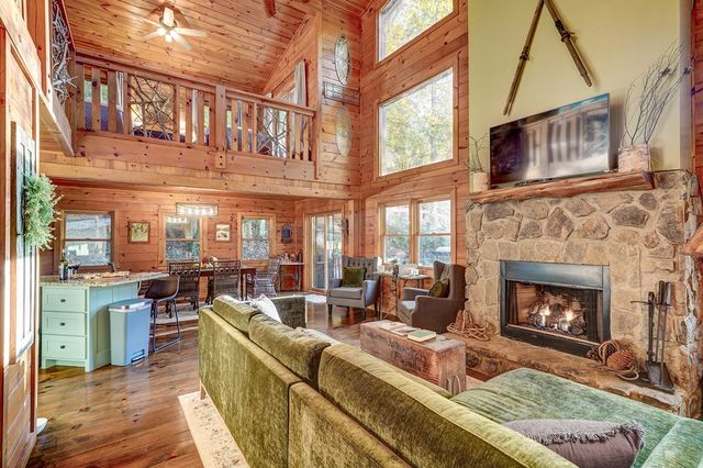 28 Rowland Pointe, Morganton, GA 30560