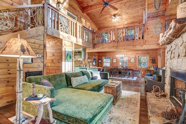 28 Rowland Pointe, Morganton, GA 30560