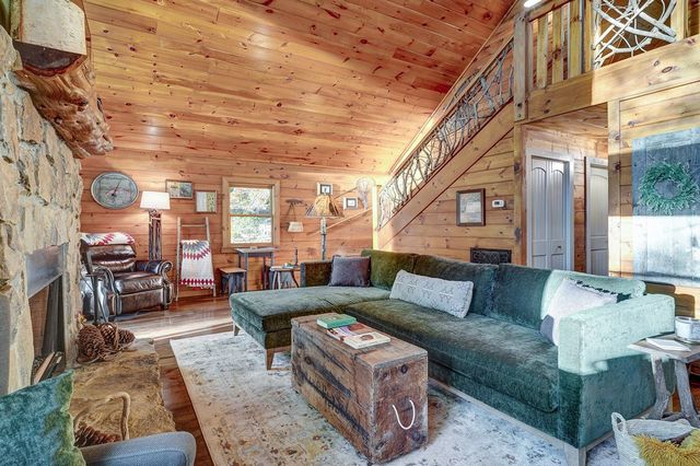 28 Rowland Pointe, Morganton, GA 30560