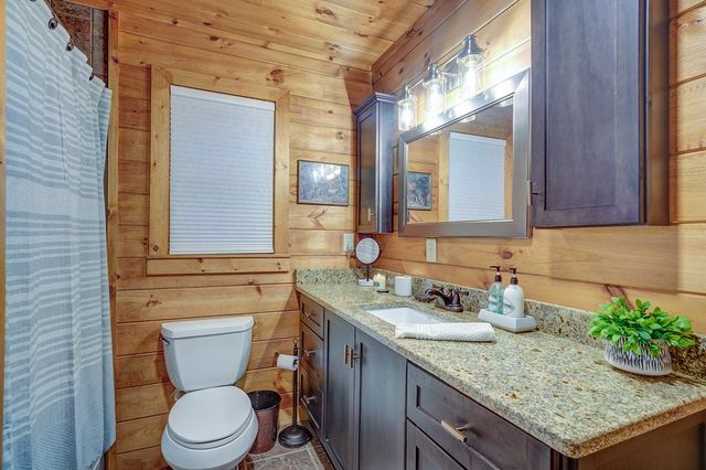 28 Rowland Pointe, Morganton, GA 30560