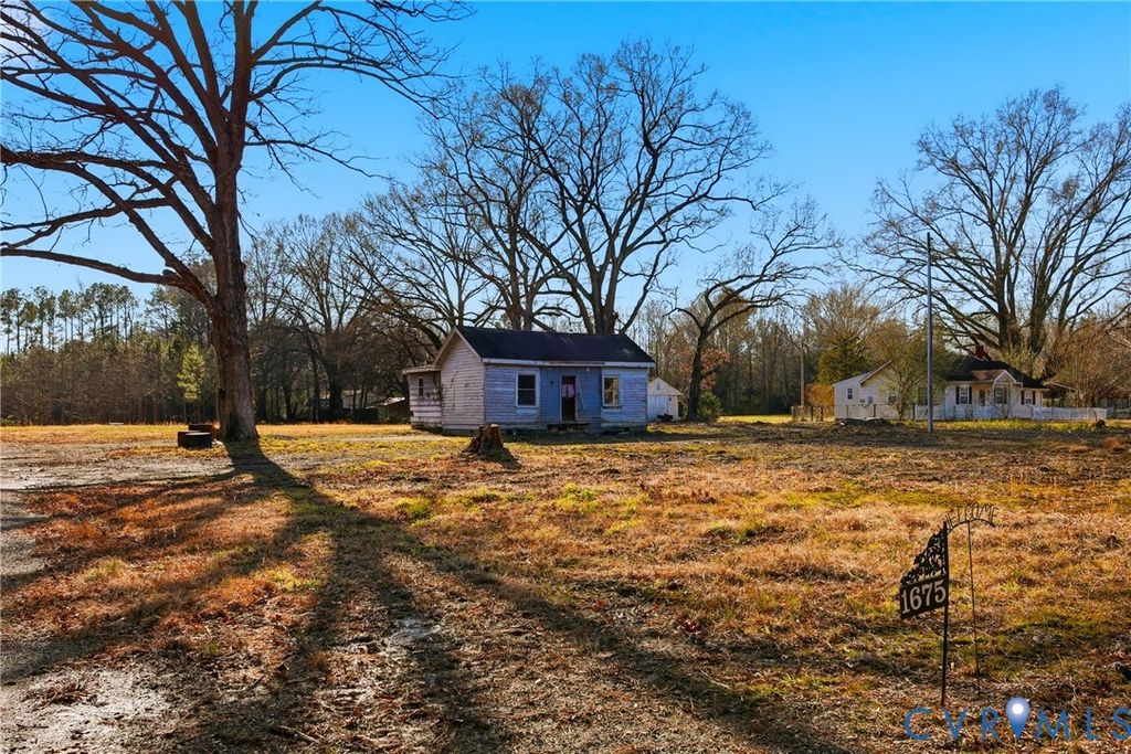 1675 Meadow Rd, Sandston, VA 23150