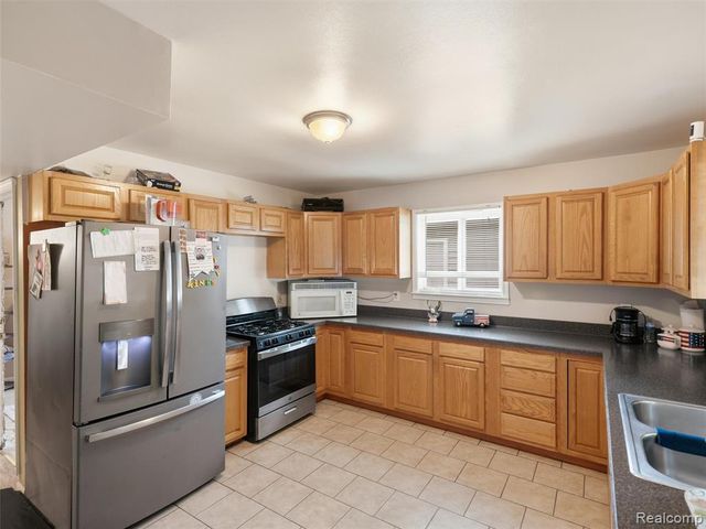 15714 Mcguire Street, Taylor, MI 48180