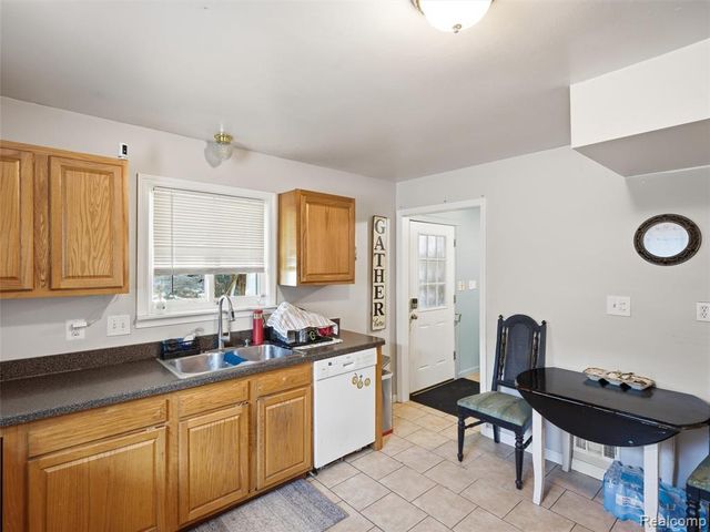 15714 Mcguire Street, Taylor, MI 48180