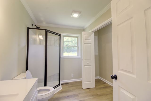 210 Crenshaw Rd, Hartsville, TN 37074