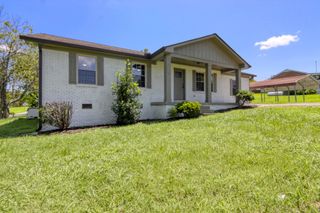 210 Crenshaw Rd, Hartsville, TN 37074