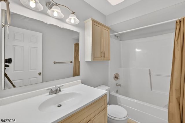 102 Federal Hill Rd 102, Pompton Lakes Boro, NJ 07442