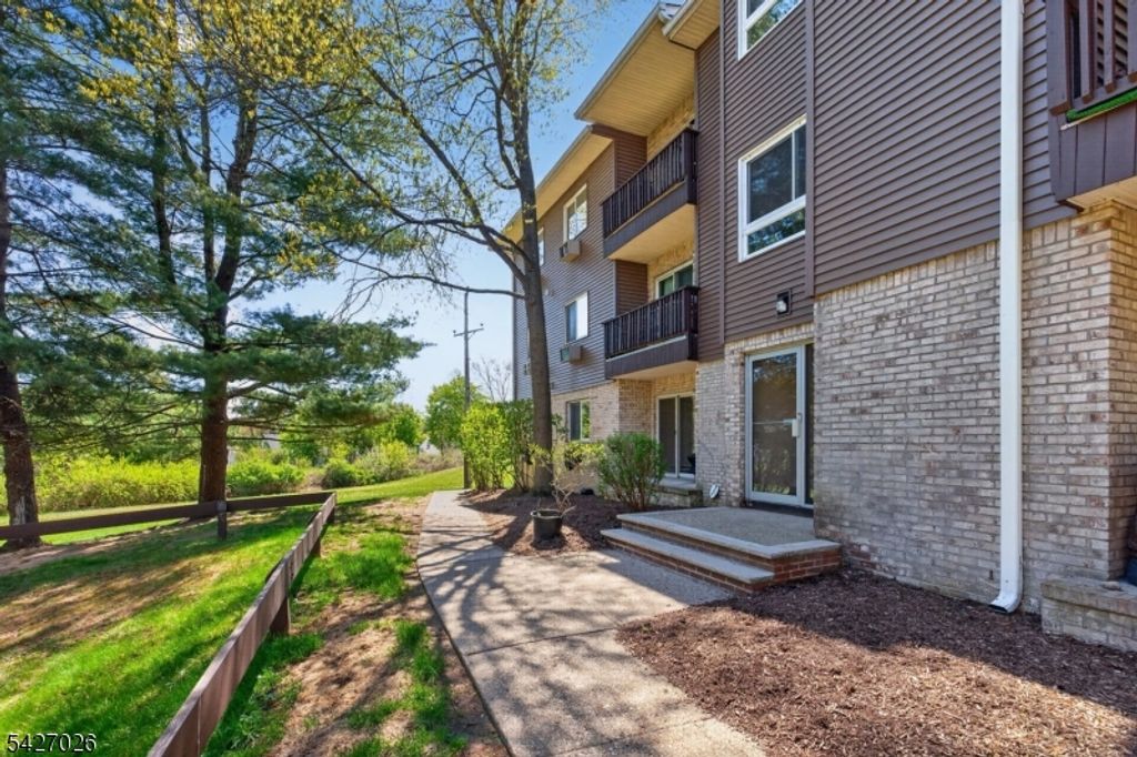 102 Federal Hill Rd 102, Pompton Lakes Boro, NJ 07442